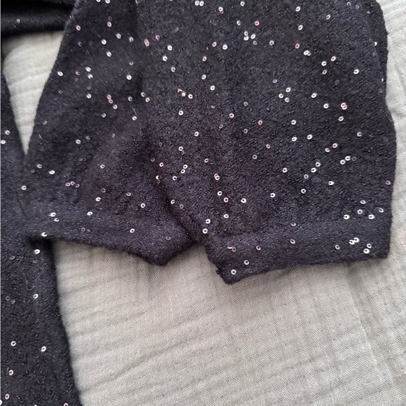 NWT black soft sweater with sequin embellishments Sz m - Picture 4 of 11